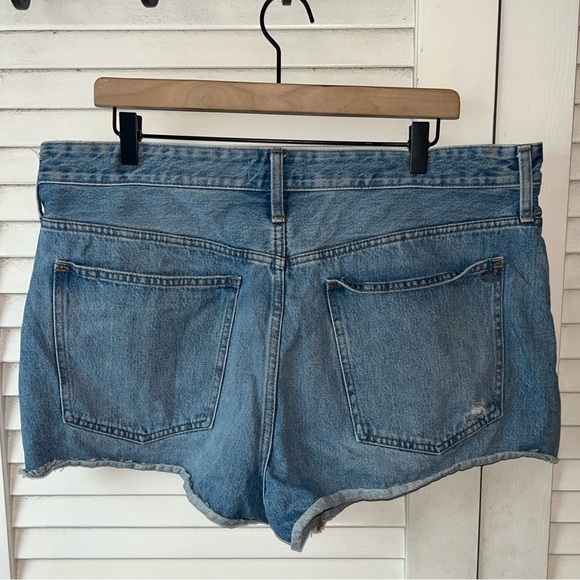 Madewell Relaxed Denim Shorts size 32 High Wasit Cut Off Distressed - Picture 4 of 6